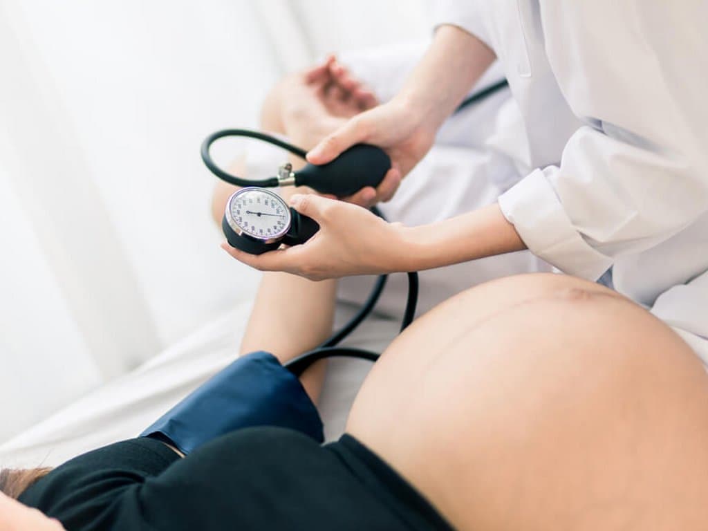 sFlt-1/PlGF ratio and endocan-1 for preeclampsia diagnosis and prognosis