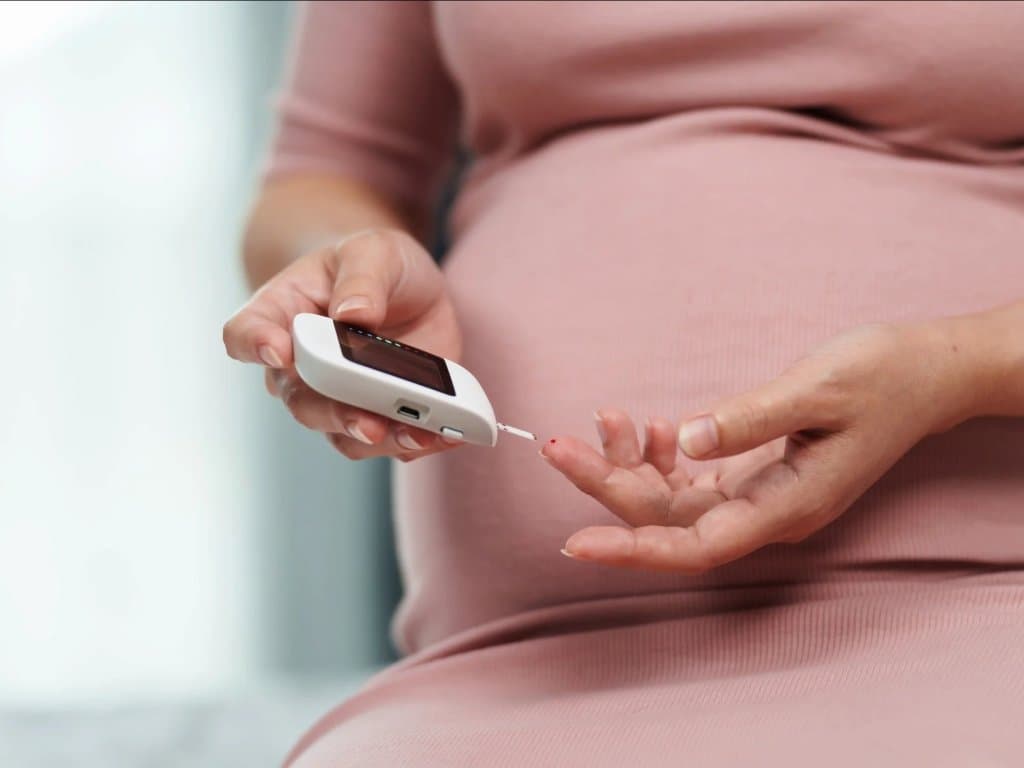 Early pregnancy NLR and PLR aid in detecting early GDM risk