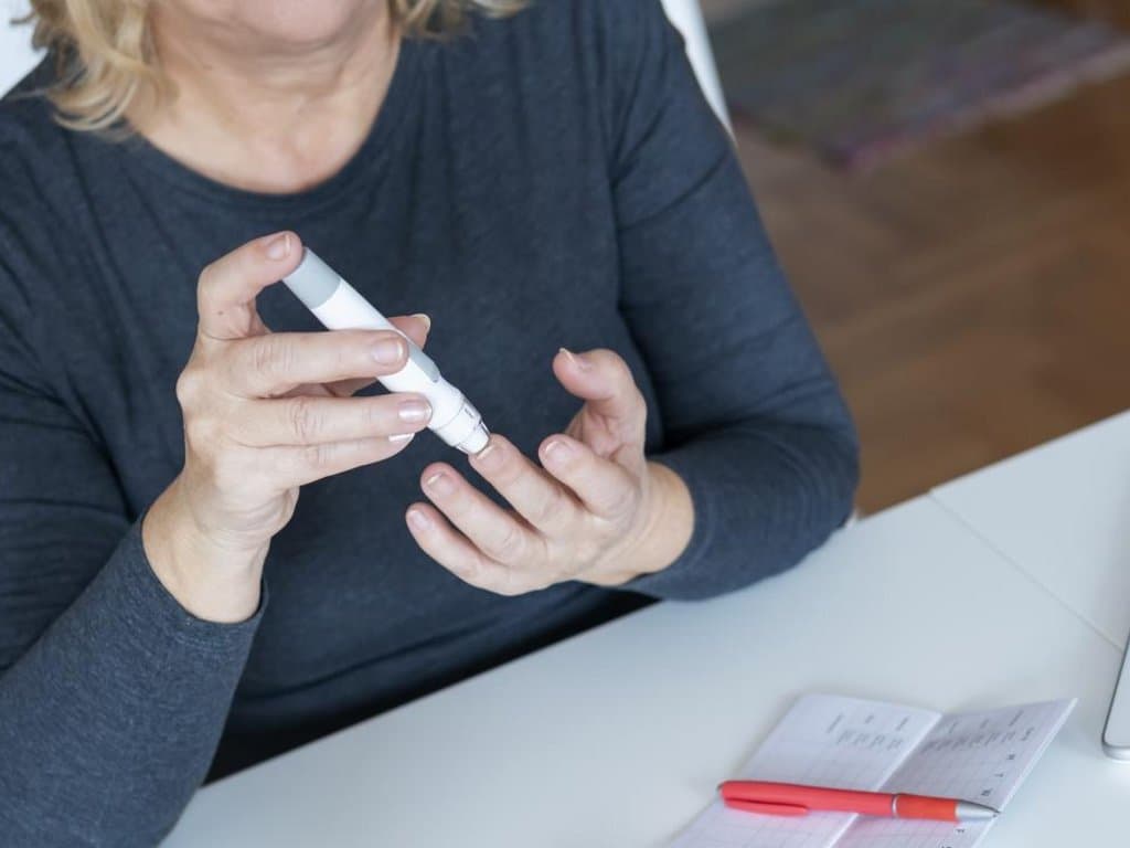 Lipid profile and demographic variations in type 2 diabetes patients